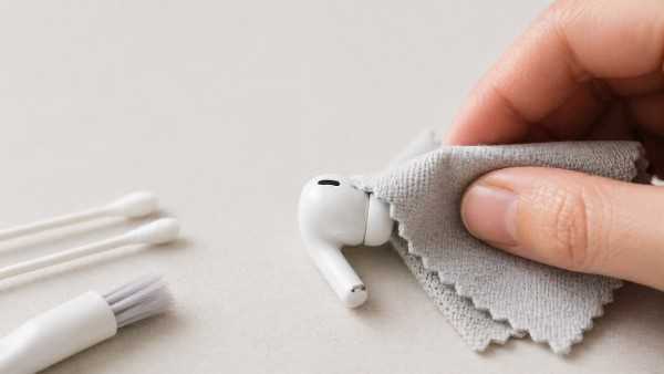 How to Clean Earbuds