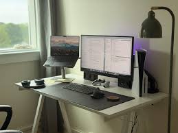 Minimalist Gaming Setups Often Feel Better