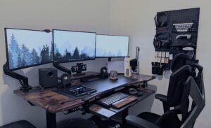 Why Small Desk Gaming Setups Need Different Gear